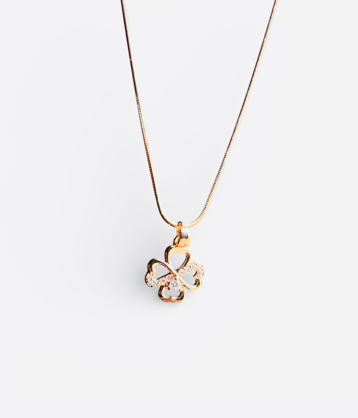 COLLARES GOLDEN CHARM